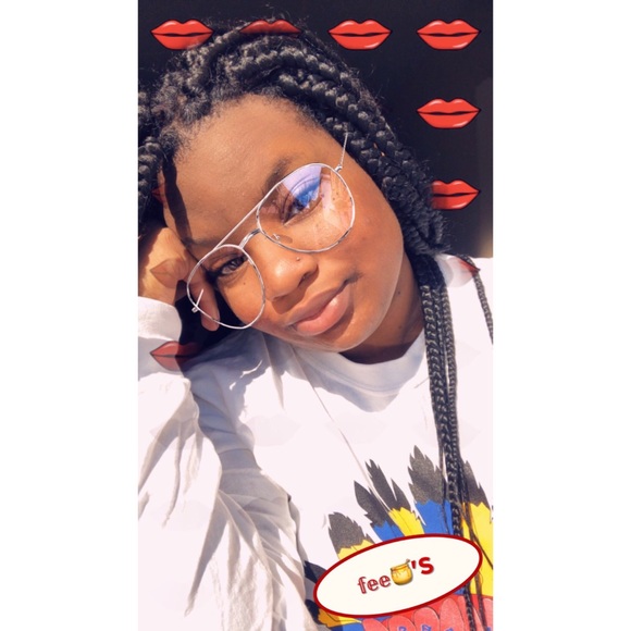 Meet your Posher, Felicia - Picture 1 of 1